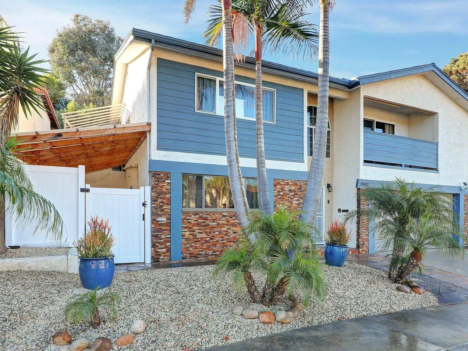 Unique dome house in Joshua Tree desert