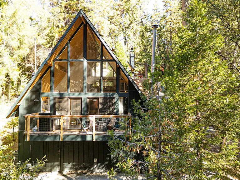 Unique dome house in Joshua Tree desert