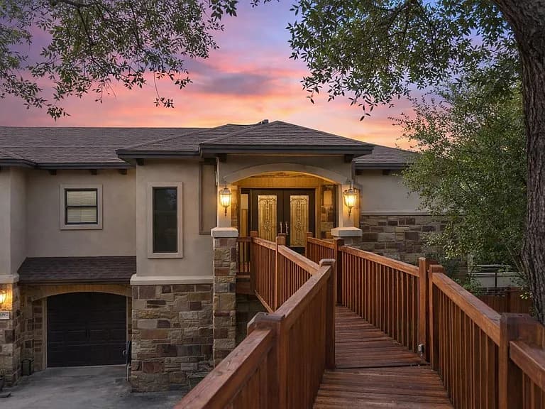 Short-term rental for sale at 20914 High Dr, Lago Vista, TX 78645
